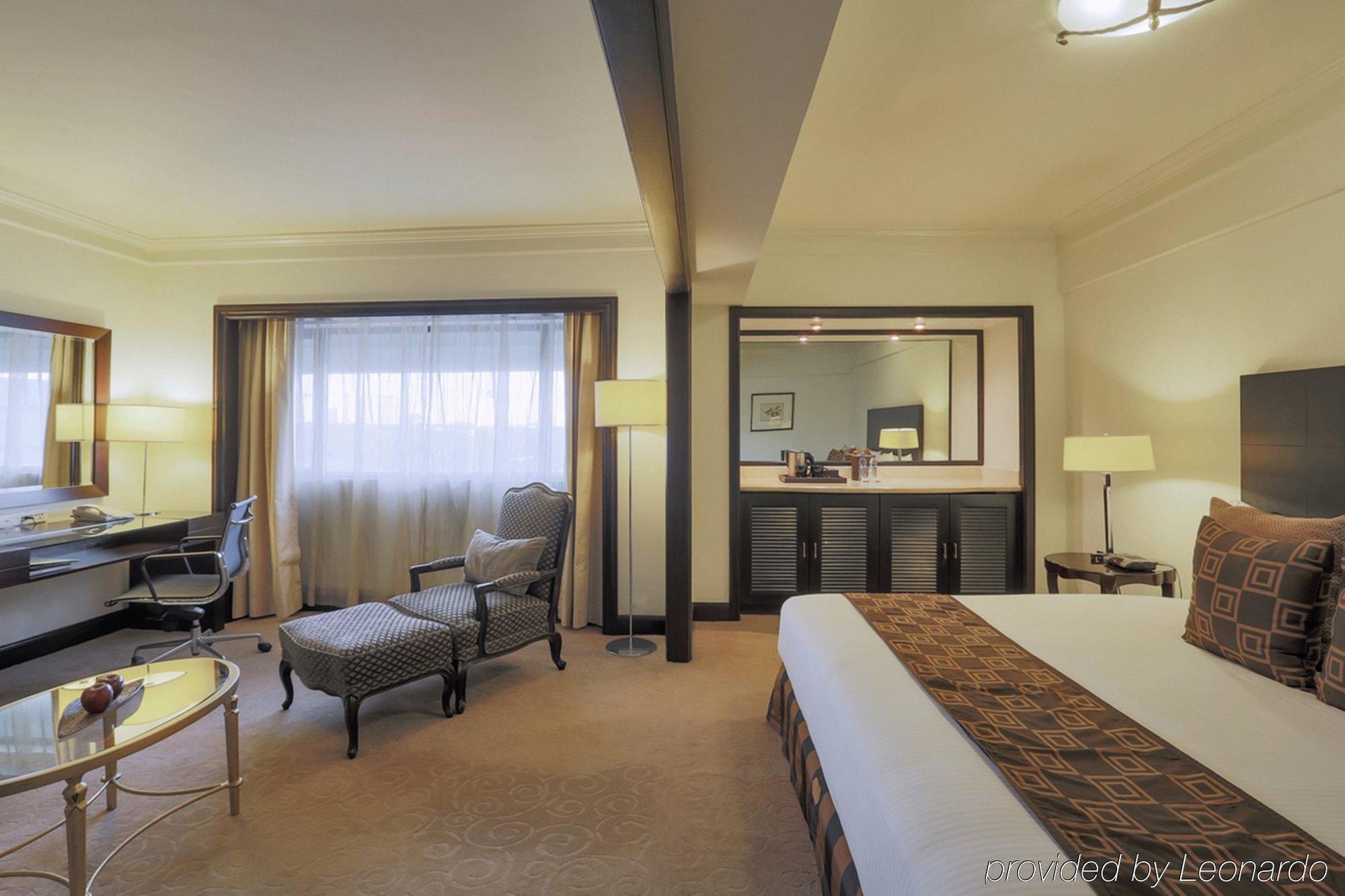 Intercontinental Manila Hotel Makati City Екстериор снимка